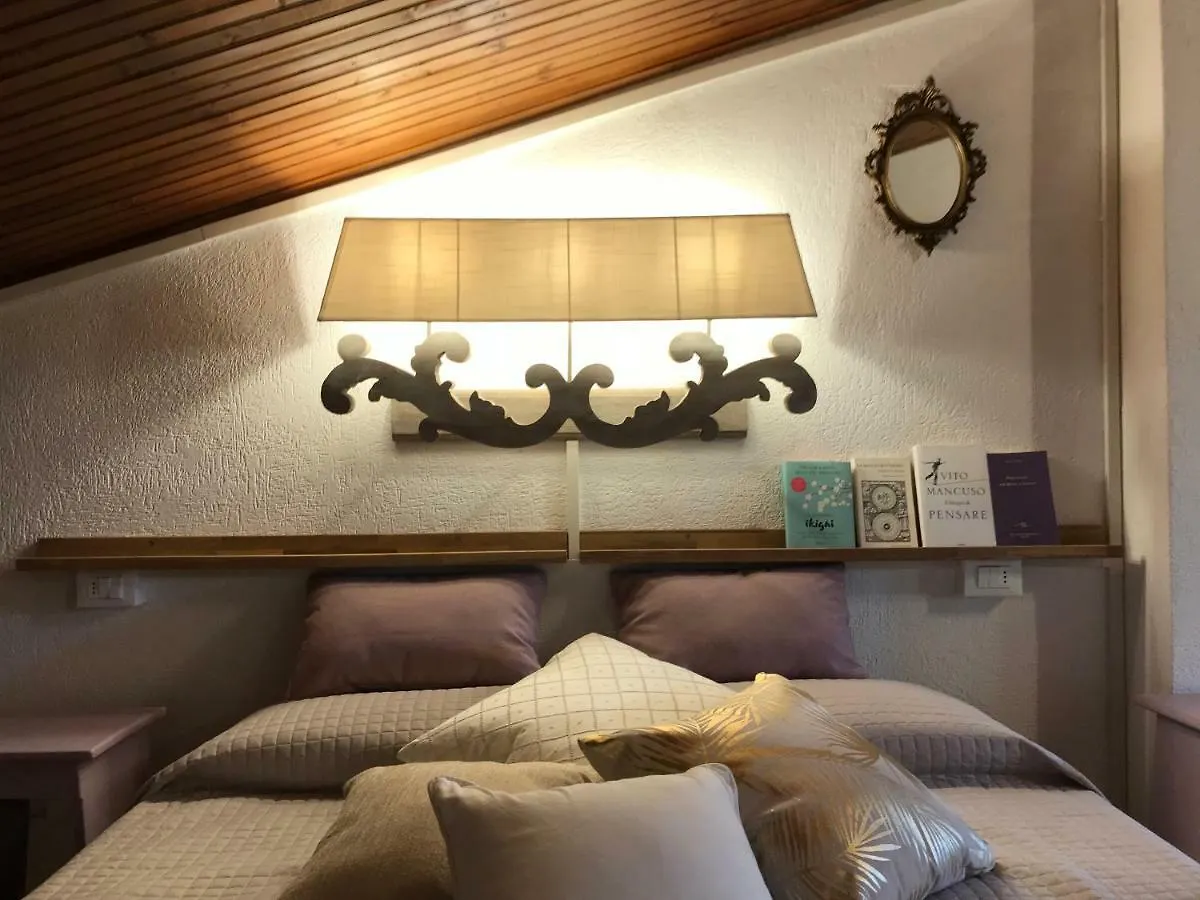 Apartment Ferienwohnung La Soffitta Bohemien Verona Italien