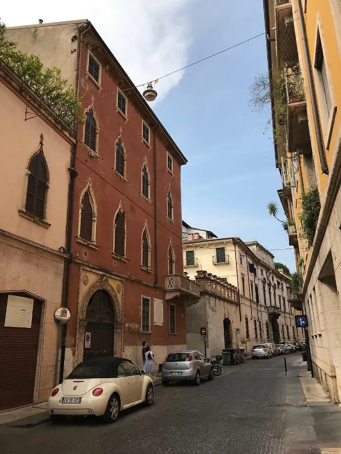 Apartment Ferienwohnung La Soffitta Bohemien Verona